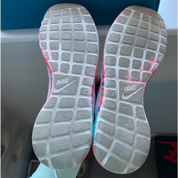 Men’s Custom Hand Painted Roshe Runs - Picture 4 of 7